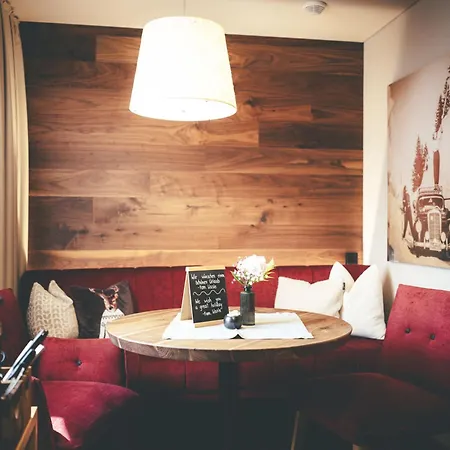 Quality Hosts Arlberg - Laerchenhof *