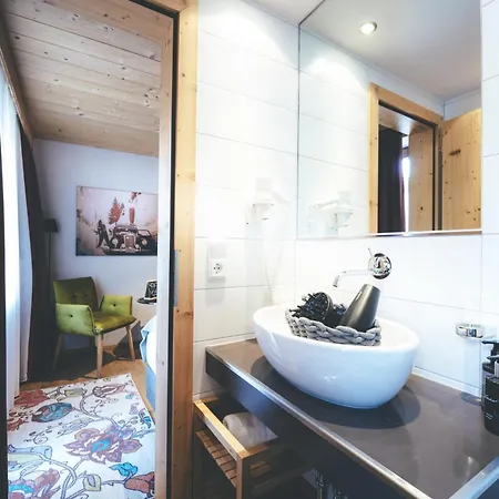 公寓 Quality Hosts Arlberg - Laerchenhof *