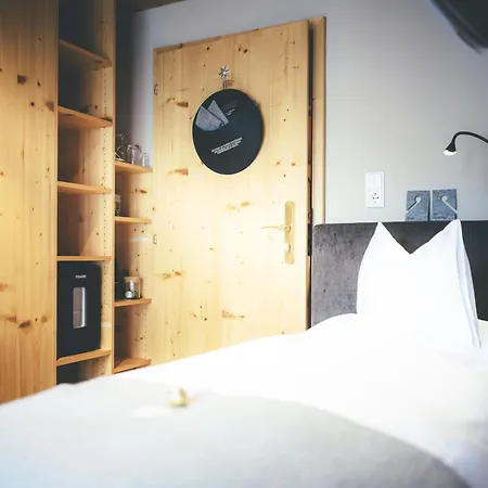 Quality Hosts Arlberg - Laerchenhof *