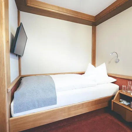 公寓 Quality Hosts Arlberg - Laerchenhof *