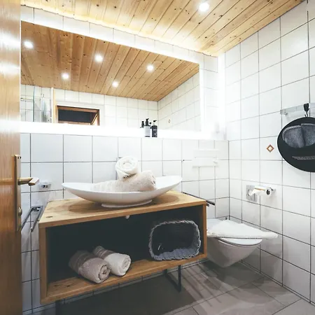 Quality Hosts Arlberg - Laerchenhof Apartamento *