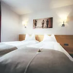 Quality Hosts Arlberg - Laerchenhof *