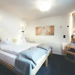 Quality Hosts Arlberg - Laerchenhof Apartment *