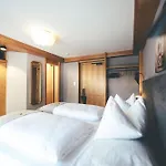 Quality Hosts Arlberg - Laerchenhof Apartment